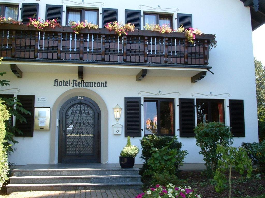 بيليفيلد Hotel Schweizer Haus المظهر الخارجي الصورة